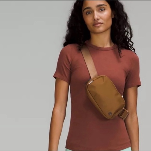 NWT Lululemon belt bag - Picture 2 of 4